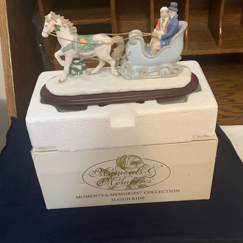Avon Holiday Sleigh Ride Figurine - White and Blue